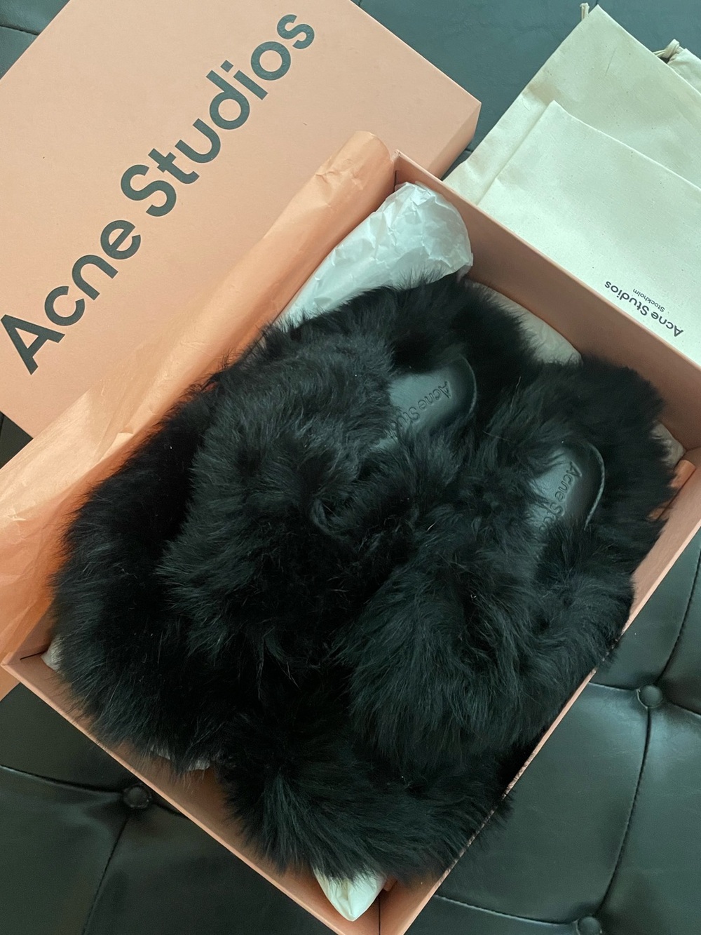 Acne Studio: Fur slides